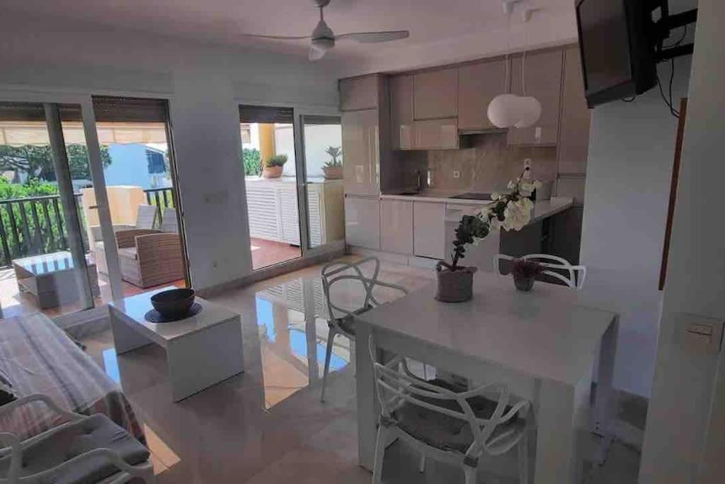 Marbella Beachfront Apartment Romana Playa Elviria Exterior foto